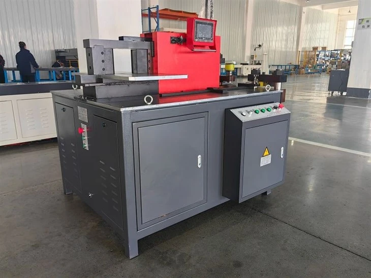 Copper Busbar Cutting Punching Bending Machine(001) Copper Busbar Cutting Punching Bending Machine(001)
